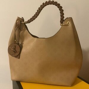 Louis Vuitton Marina Carmel Hobo Crème